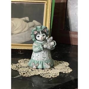 Vintage Kitty Cucumber Ellie Ready for Bed 1987 Schmid Black and White Kitty